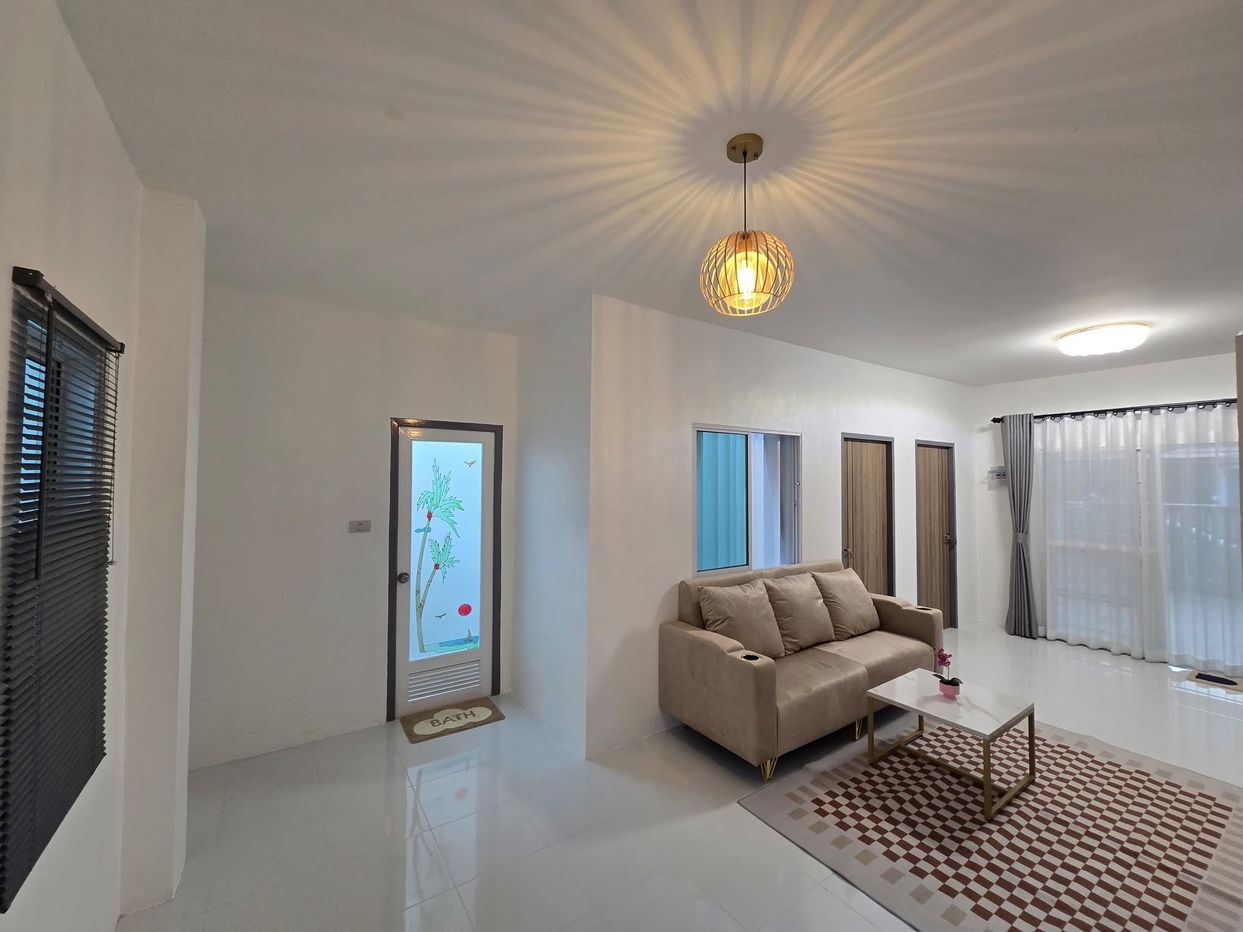 รูป ขายทาวน์เฮาส์หลังมุม 2 ห้องนอน รีโนเวทใหม่ ในพัทยาเหนือ - รูปที่ 2/10