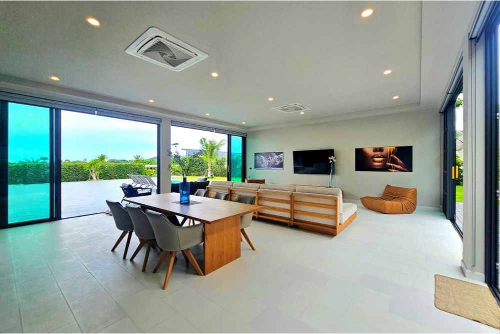 รูป [920601001-538] Brand New Modern Luxury Villa in Hua Hin 126 For Sale - รูปที่ 21/79