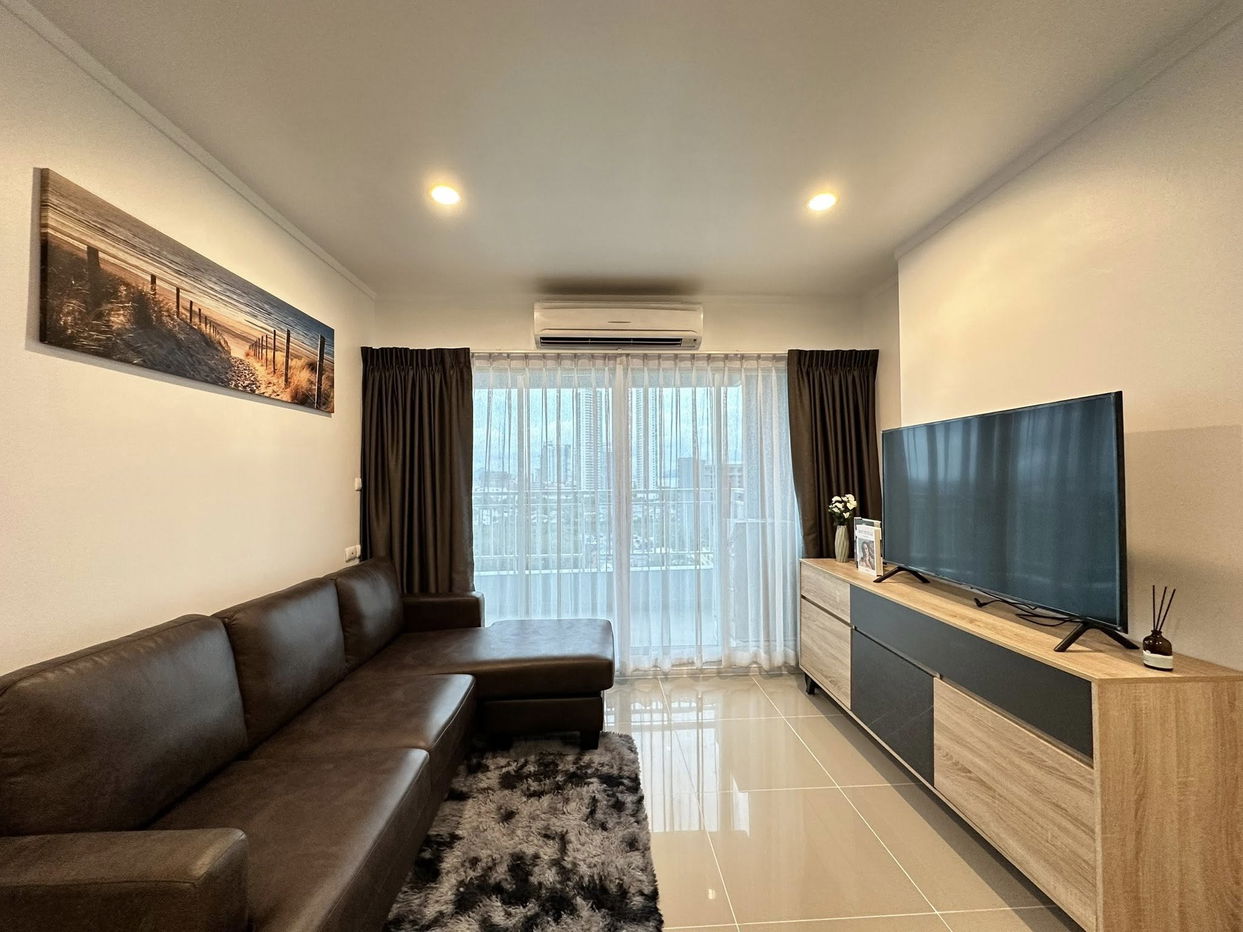 รูป Lumpini Park Beach Jomtien 1-Bedroom with Sea View for Sale - รูปที่ 1/10