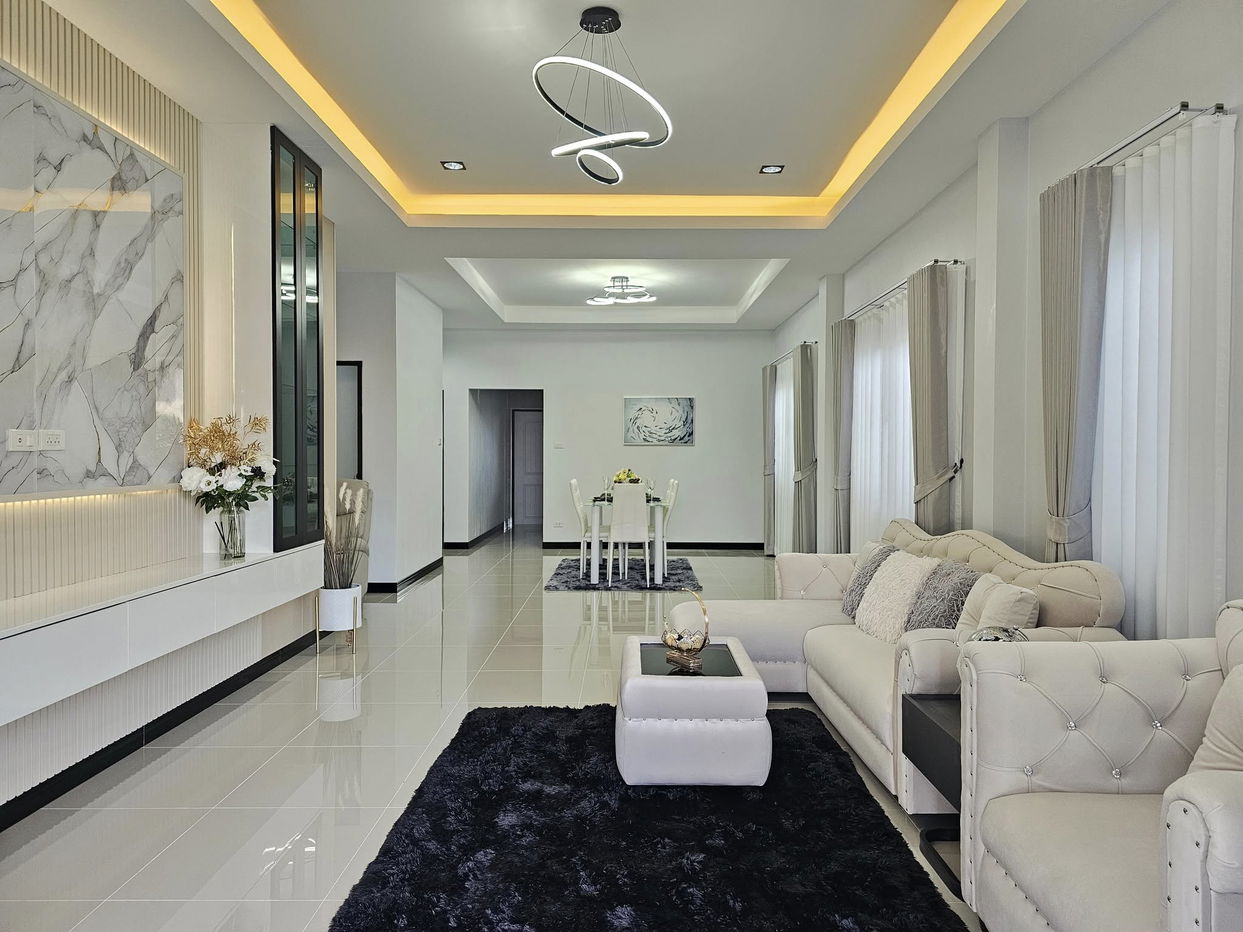 รูป Modern 3-Bedroom House for Sale – Huay Yai - รูปที่ 2/15