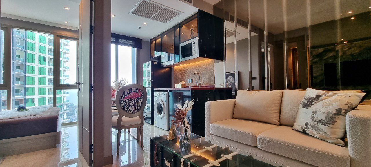 picture Riviera Ocean Drive 1 Bed for Sale - 1/15