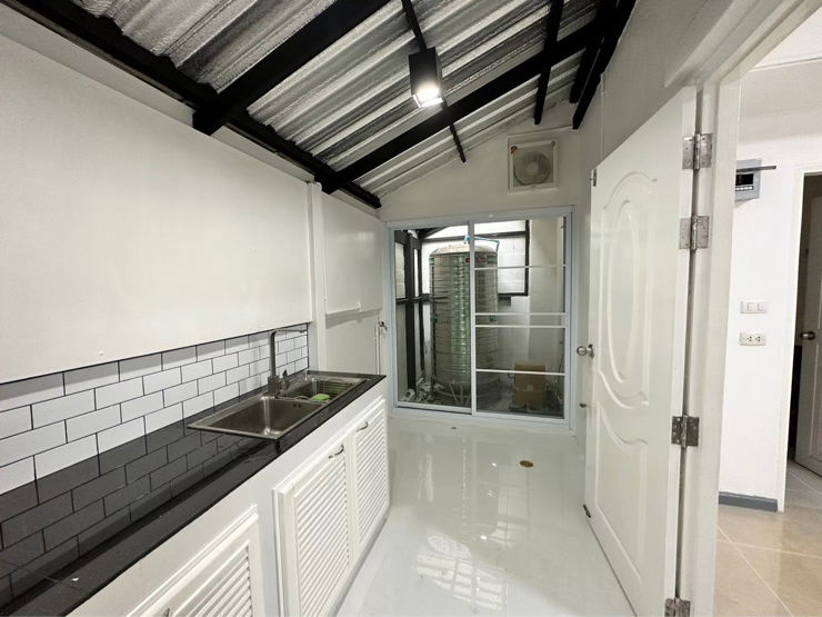 รูป ให้เช่าทาวน์โฮม 3 ชั้นเพิ่งรีโนเวท นวลจันทร์64 เลียบด่วนรามอินทรา - รูปที่ 4/12