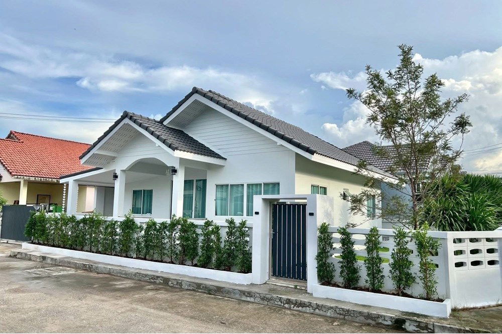 รูป [920611001-401] บ้านหรูบางละมุง พัทยา พร้อมอยู่ 284 ตร.ม. - รูปที่ 1/20