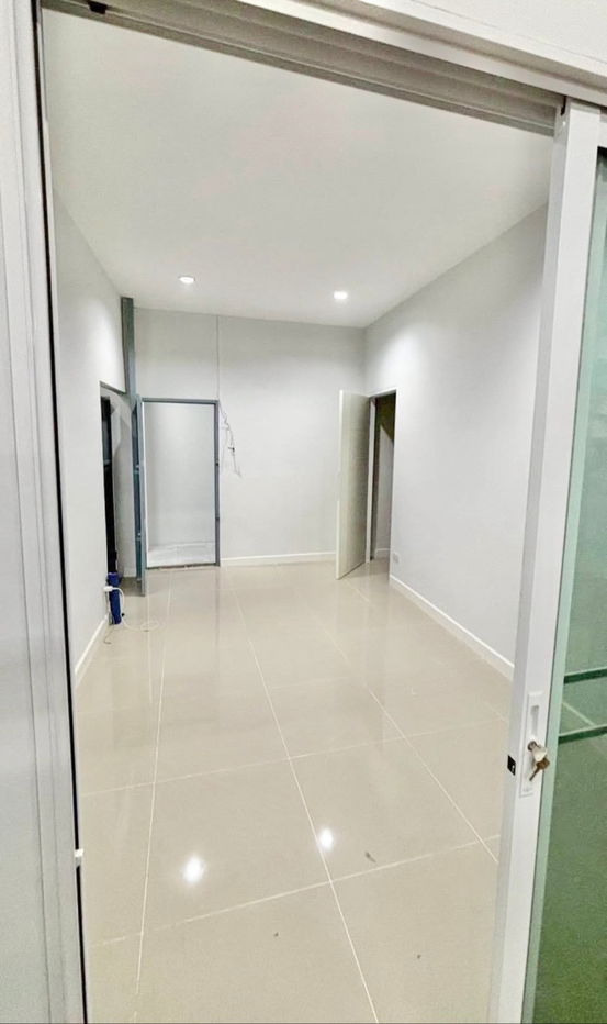 รูป ให้เช่าตึกซอยเจริญรัถ 20 คลองสาน ห่างจากไอคอนสยาม 2 กม. - รูปที่ 4/10