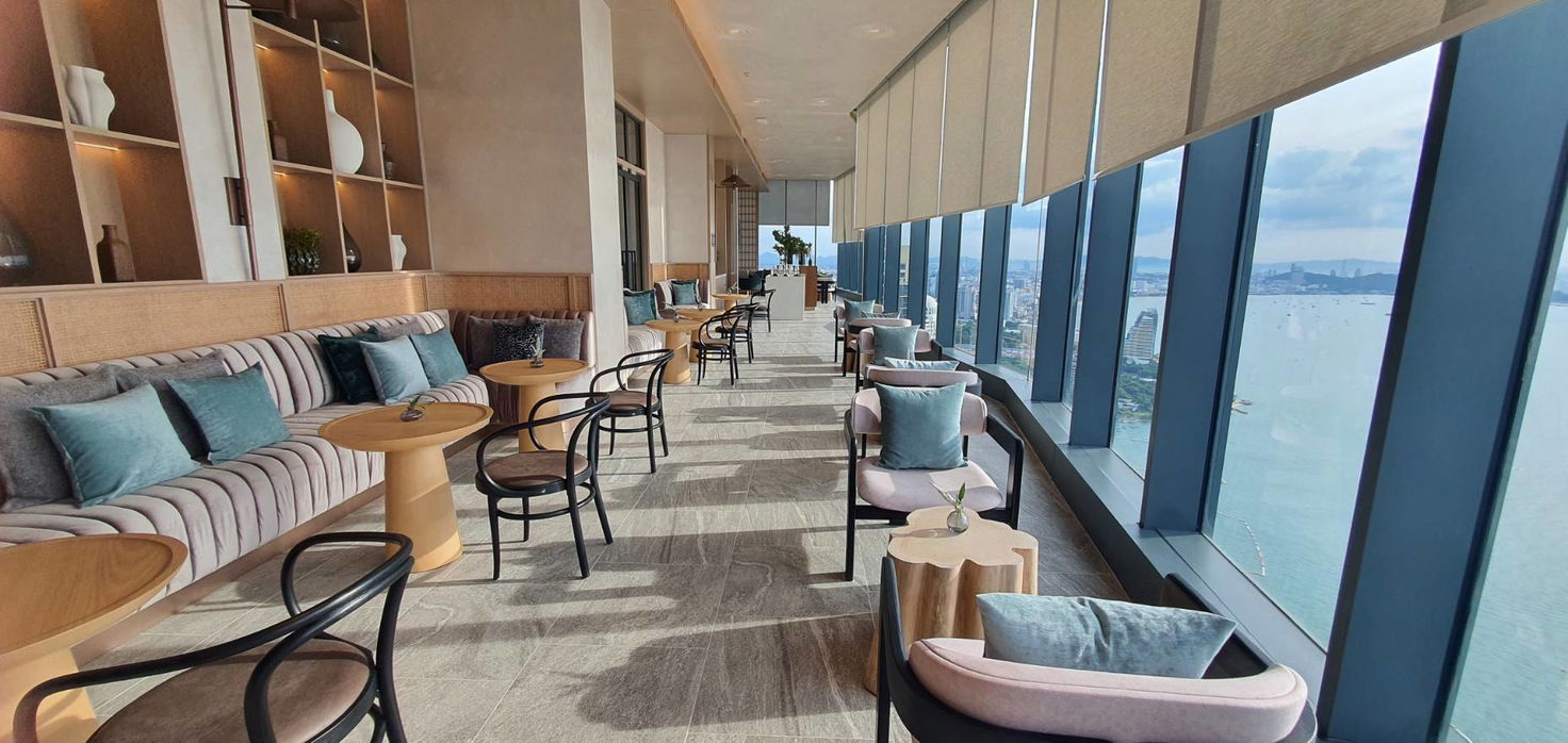 รูป คอนโดวิวทะเลสุดหรูทันสมัย ​​1 ห้องนอน ที่ AROM Wongamat - รูปที่ 10/10