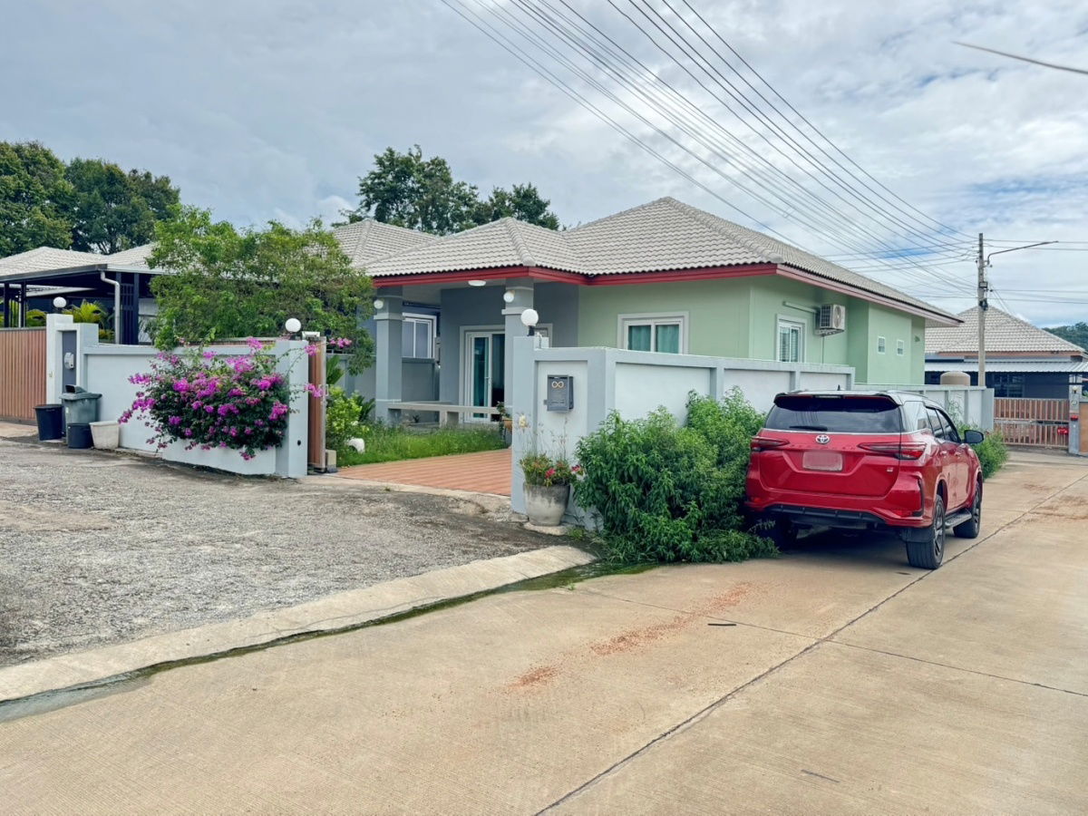 รูป KT0013📲LineID @556ryccg🏡บ้านทุ่งกลมตาลหมัน 67 ตรว 3 ห้องนอน 2 ห้องน้ำ แถมเฟอร์นิเจอร์ สภาพดี หนองปรือ บางละมุง ชลบุรี - รูปที่ 1/15