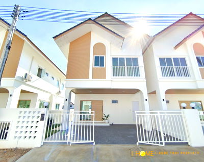 บ้านเดี่ยว ม.แม่โจ้ : ขายบ้านแฝดสองชั้น 3 ห้องนอน  3 ห้องน้ำ  1 ห้องครัว  2 ที่จอดรถ