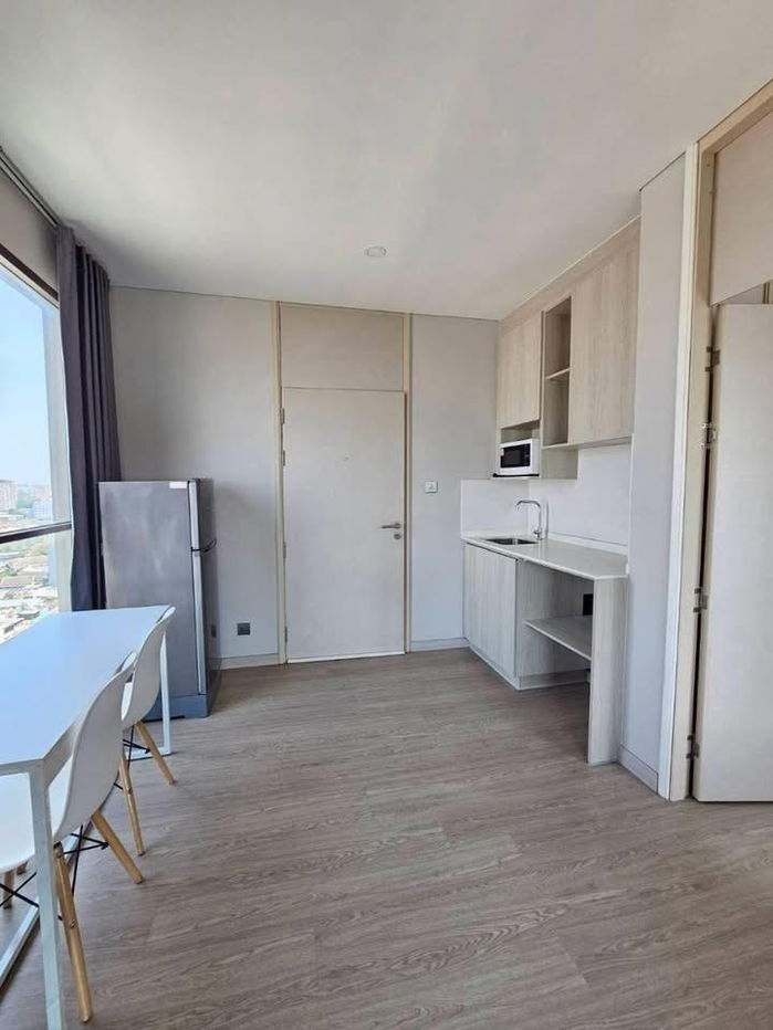 picture code : E176 Lumpini Park Phahon 32 - 4/18