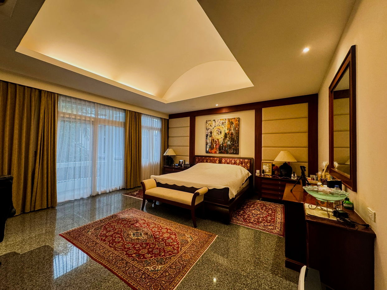 picture Luxury Pool Villa for Sale – Pratumnak Hill, Pattaya - 11/21