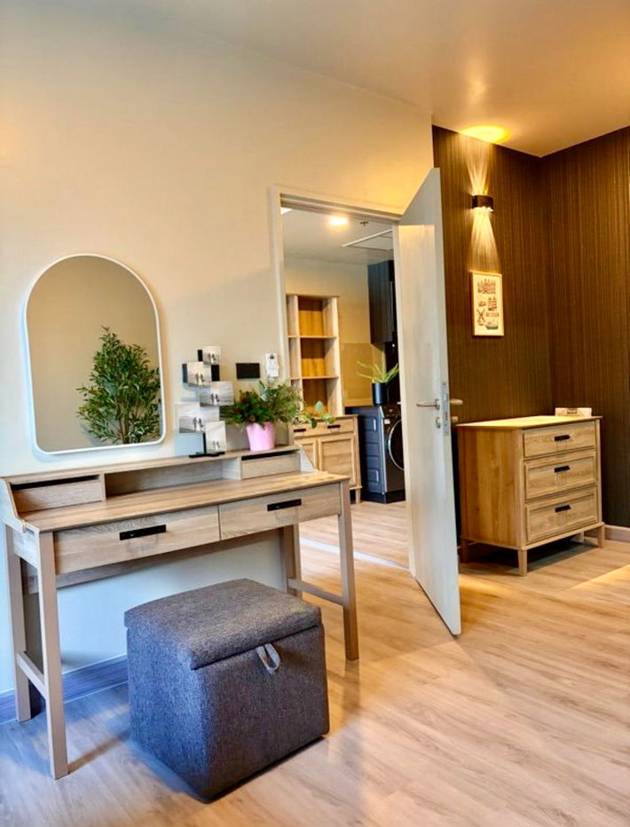 picture code : E156 Onyx Phaholyothin–Saphankwai - 3/16