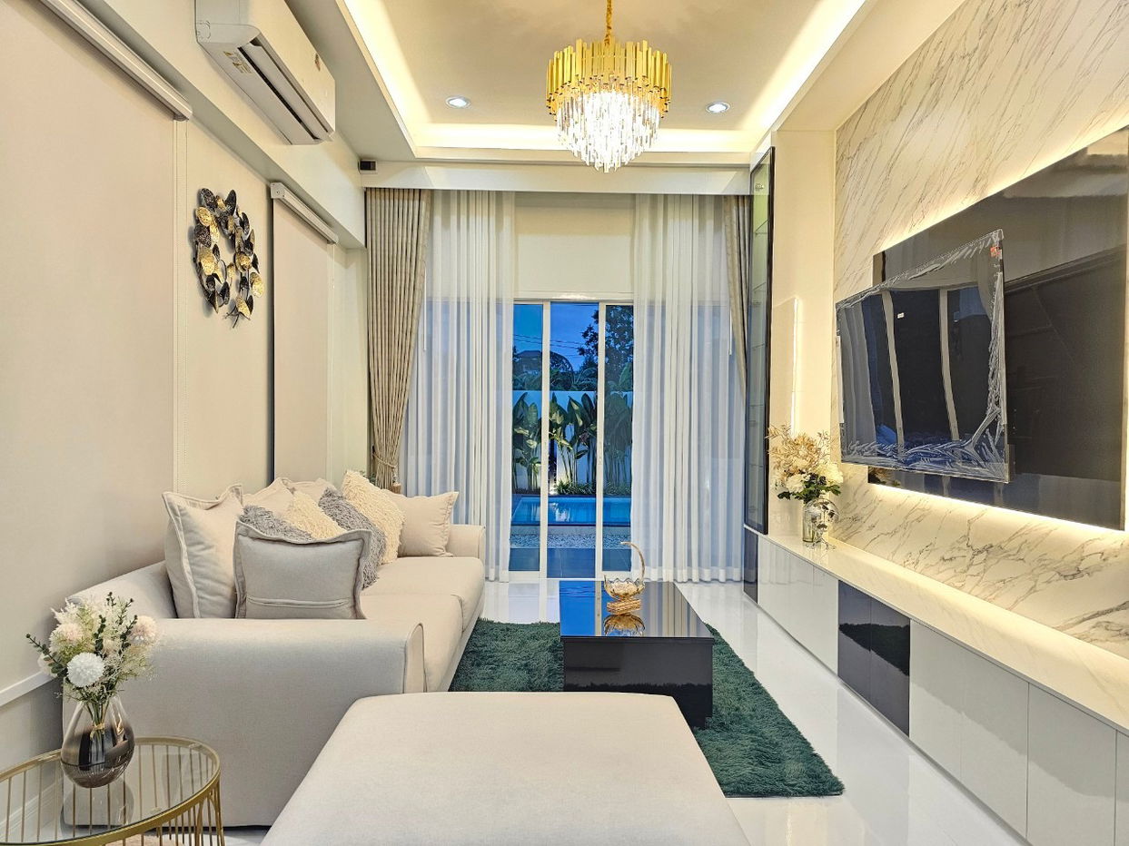 รูป Pool Villa in East Pattaya 3 Bedrooms for Sale - รูปที่ 10/18