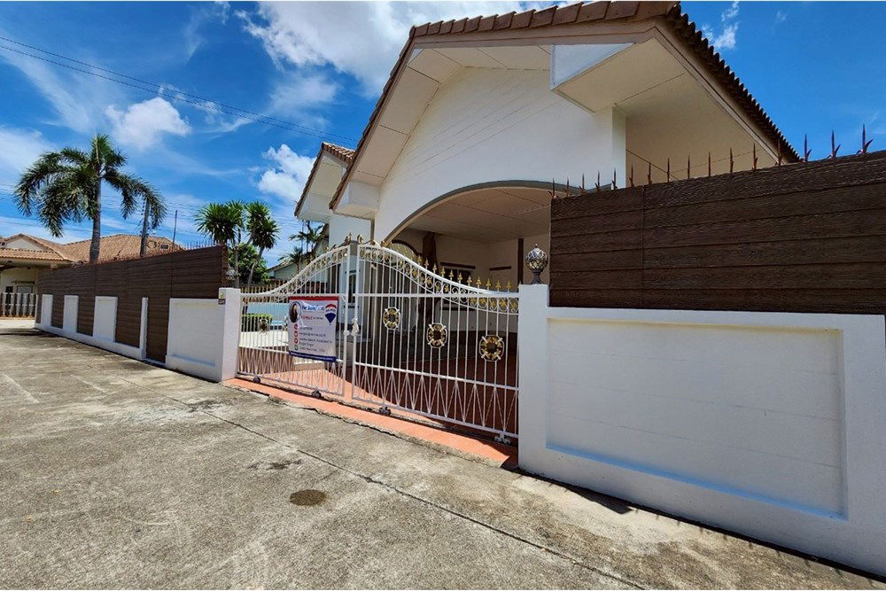 รูป [920611001-399] "บ้านเดี่ยวสัตหีบ ติดถนนสุขุมวิท พร้อมสระว่ายน้ำ" - รูปที่ 6/43