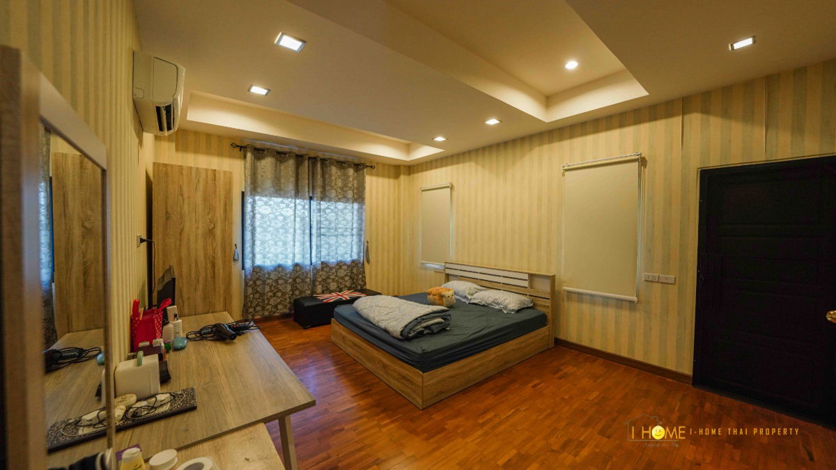 picture A two storey house for rent with 3 bedrooms,3 toilets and 1 kitchen. - 20/30