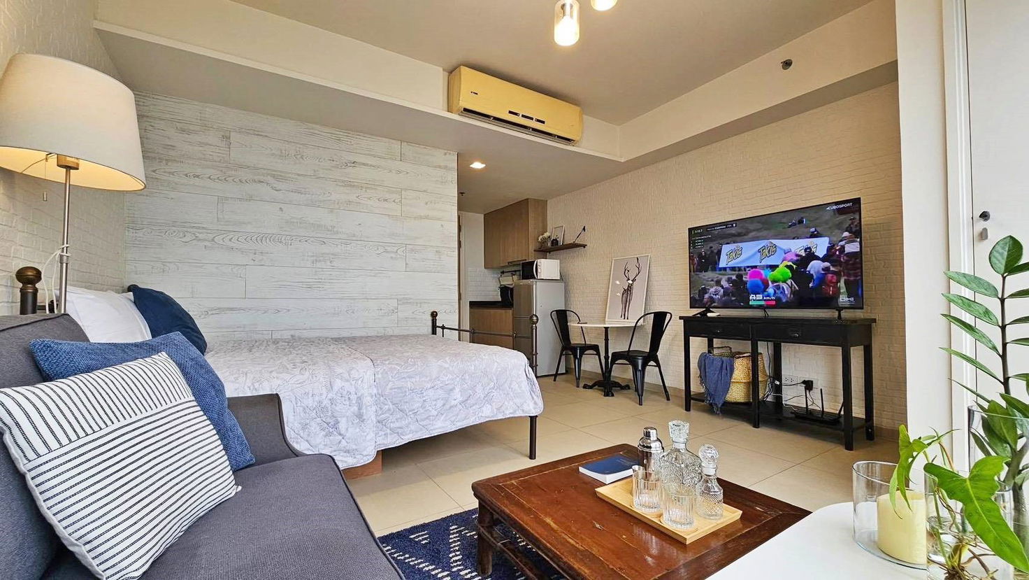 picture Unixx Condo Studio for Rent - 2/4