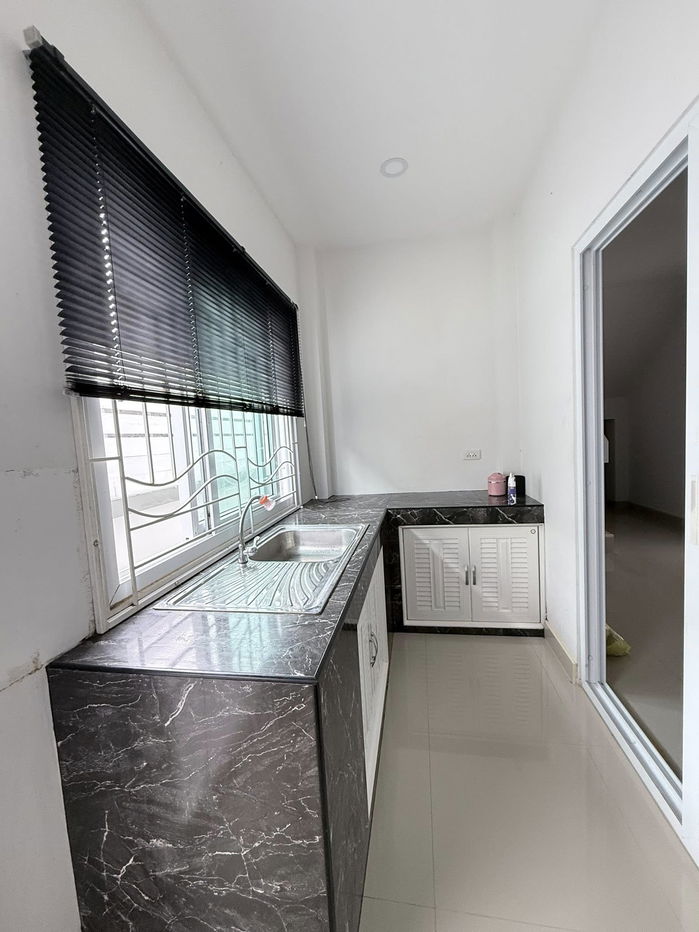 รูป บ้านสองชั้น 3 ห้องนอนสำหรับขายในหนองปลาไหล - รูปที่ 7/8