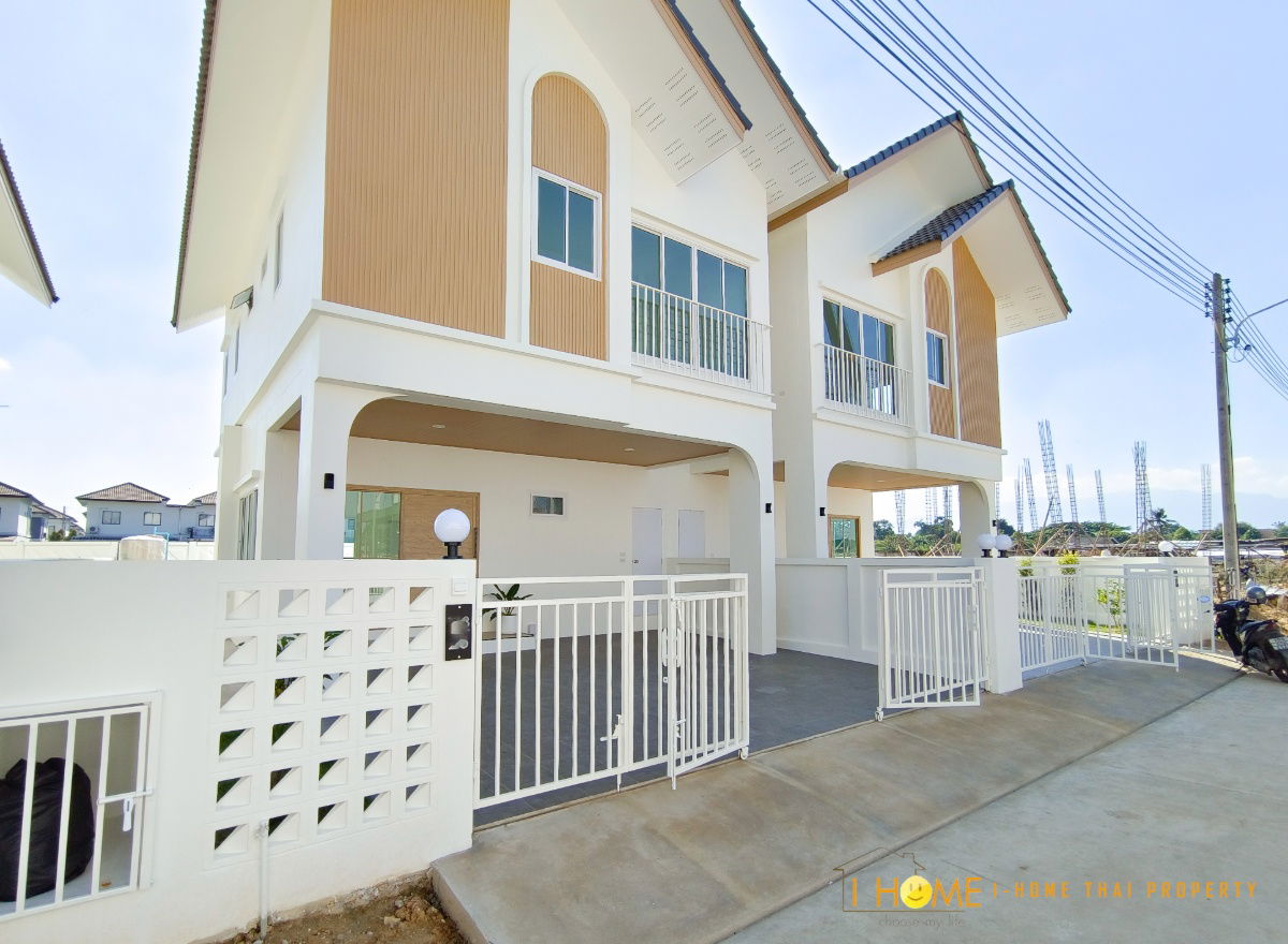 รูป ขายบ้านแฝดสองชั้น 3 ห้องนอน 3 ห้องน้ำ 1 ห้องครัว 2 ที่จอดรถ - รูปที่ 2/33