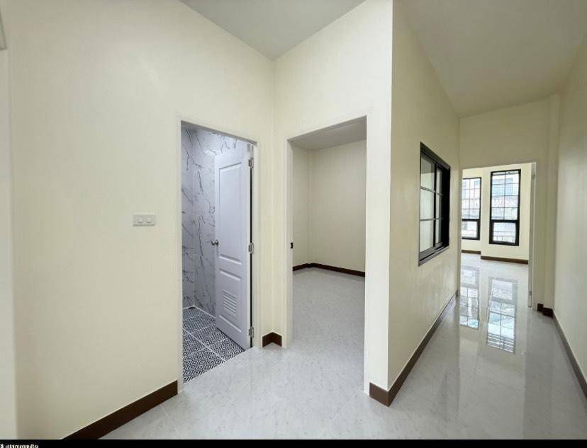 รูป T 1471 ให้เช่า ทาวน์เฮ้าส์ 2 ชั้นสร้างใหม่! ใกล้ BTS เพชรเกษม 48 ทำเลดี เดินทางสะดวก ราคา 15,000 บาท - รูปที่ 5/9