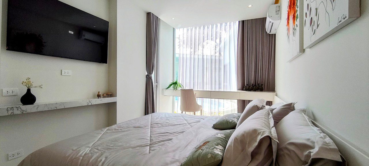 picture Secret Garden Condominium for Sale - 10/13