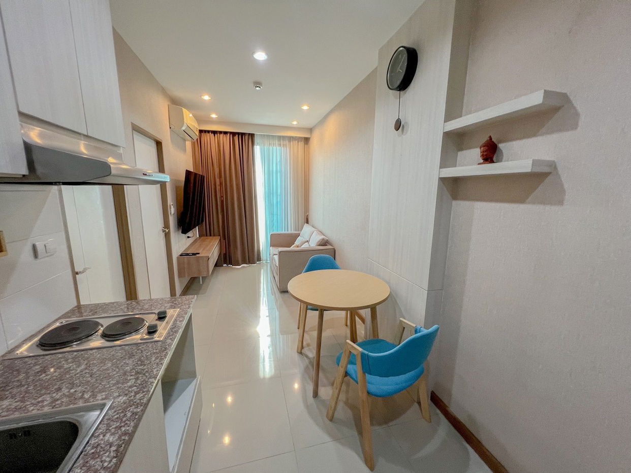 picture The Green Boulevard Condo 1 Bedroom for Rent - 1/13