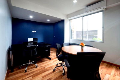 เช่าสำนักงาน เจ อเวนิว ทองหล่อ : 🏢 ให้เช่า Service Flex Office — ใจกลางทองหล่อ  พื้นที่ทำงานส่วนตัวขนาดใหญ่ รองรับทีม 30 ที่นั่ง | เปิดใช้งานได้ 24 ชม.