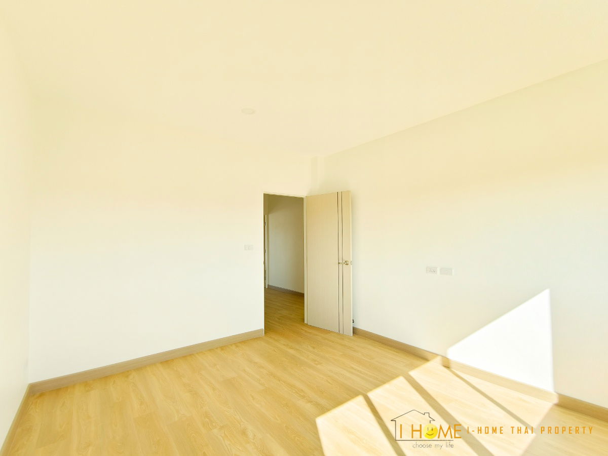 รูป ขายบ้านแฝดสองชั้น 3 ห้องนอน 3 ห้องน้ำ 1 ห้องครัว 2 ที่จอดรถ - รูปที่ 23/33