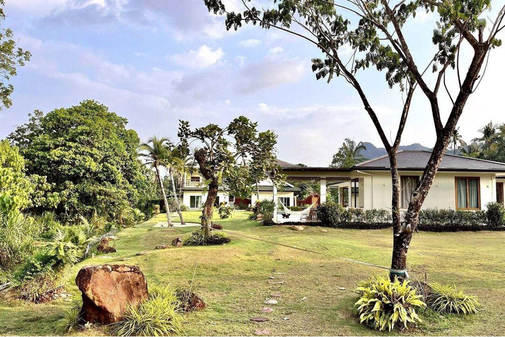 picture [920281015-83] "Own a Luxurious 12-Room Villa in Serene Krabi!" - 2/29