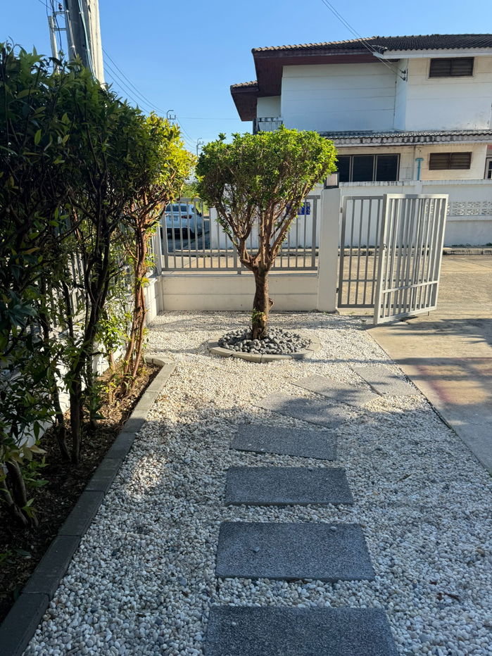 รูป ให้เช่าทาวน์โฮม 3 ชั้น 4 ห้องนอน ห้องน้ำในตัวทุกห้อง ตกแต่งหรู บรรยากาศหมู่บ้านเงียบสงบ - รูปที่ 16/27