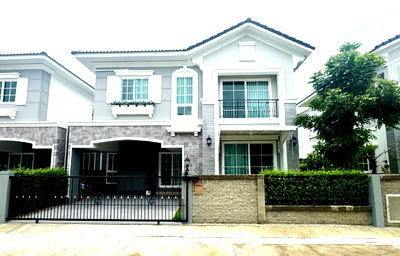 Twin houses for rent วิทยาลัยสารพัดช่างสมุทรปราการ : FOR RENT: Luxury Twin House at Golden Neo Sukhumvit-Lasalle | 4 Bed, 3 Bath | Fully Furnished & Ready to Move In | Near BTS Bearing/Si Lasalle