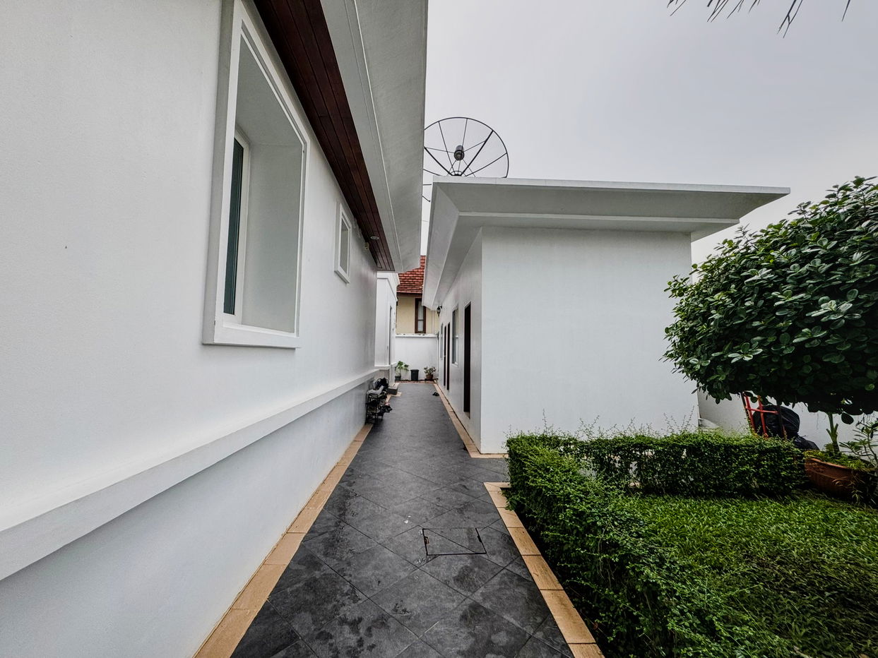 picture Luxury Pool Villa for Sale – Pratumnak Hill, Pattaya - 21/21