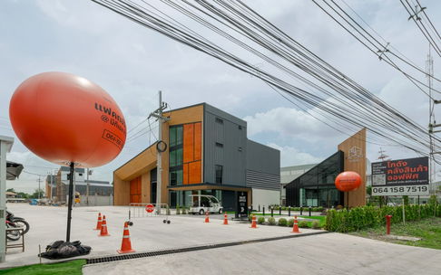 ขายด่วน โกดังทำเลทอง ติดถนนมอเตอร์เวย์ ออกแบบทันสมัย 3 ชั้น +1 ชั้นลอย ราคาเริ่มต้น 20.9 ลบ.