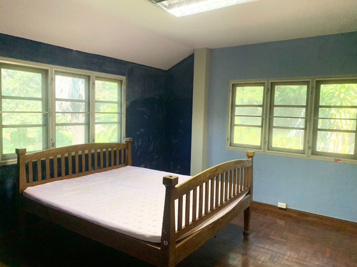 picture Two storey house for rent with 2 bedrooms,1 toilet and 1 kitchen. - 5/12