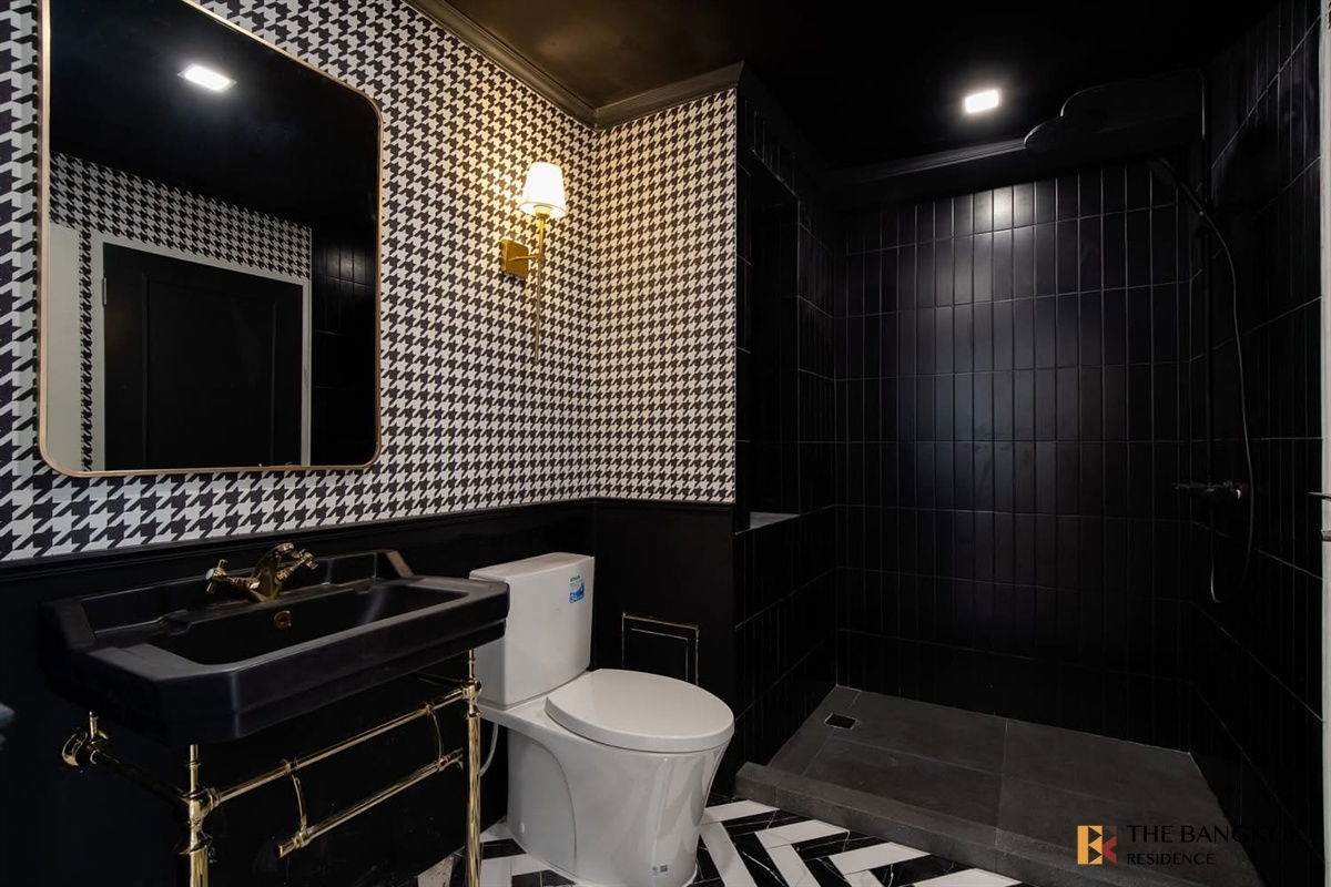 picture ðĨ Hurry Before It's Gone! Luxury Decorated Unit at Supalai Place 39 Near BTS Phrom Phong - 7/9