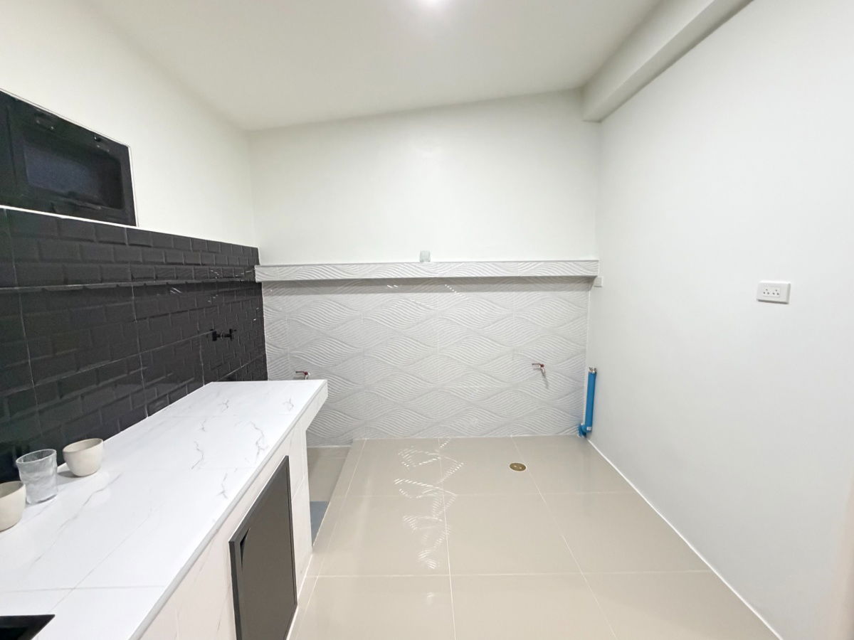 รูป ทาว์นโฮมรีโนเวทใหม่ทั้งหลัง พร้อมเข้าอยู่ โชคชัย 4 ซอย 22 ใกล้รถไฟฟ้า ราคาน่ารักเพียง 3.79 M เท่านั้นน - รูปที่ 7/15