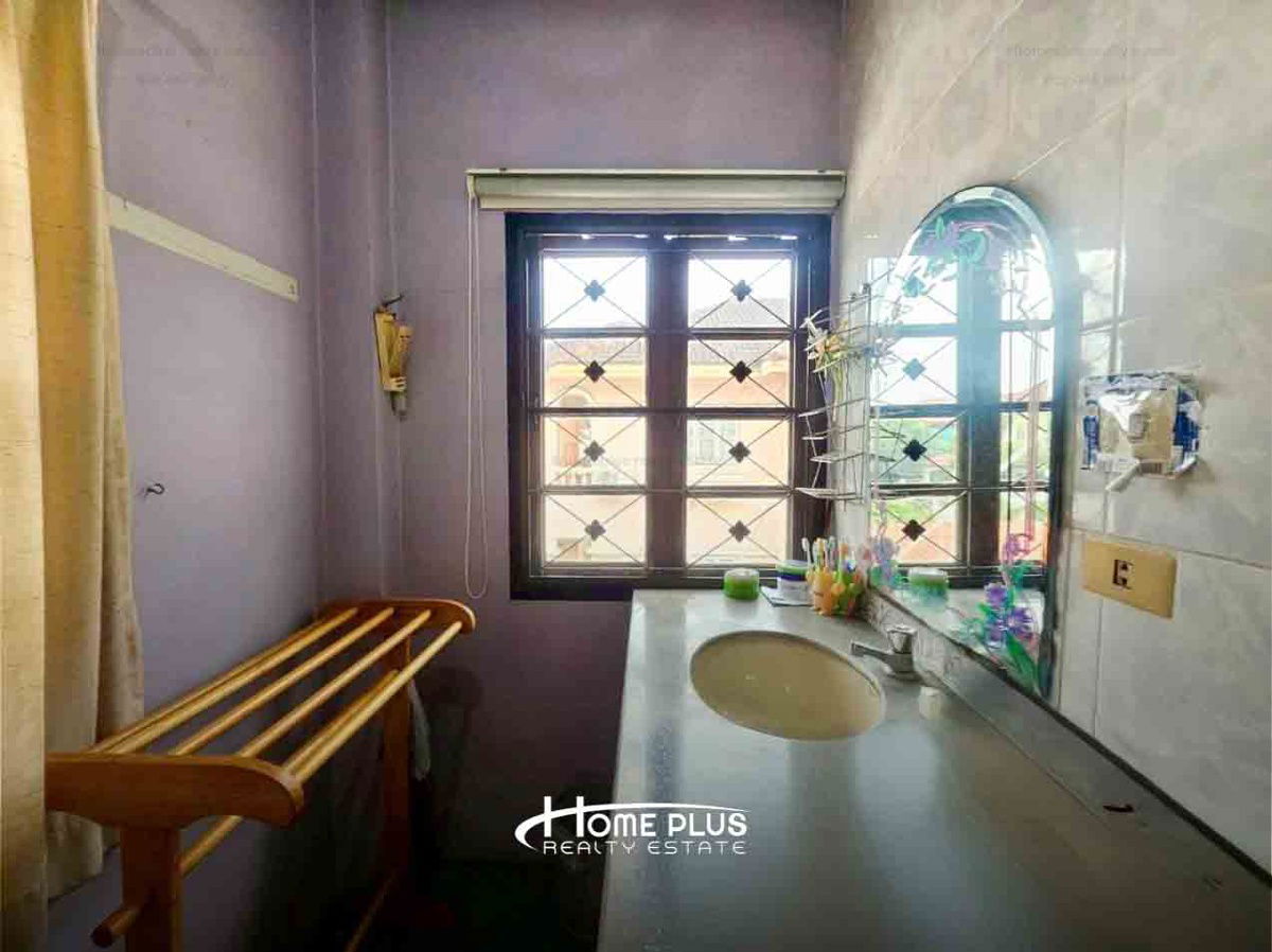 รูป บ้านเดี่ยว 2 ชั้น หมู่บ้านธนาสุข ซอยเพชรเกษม81 (ขายพร้อมกัน 2 หลัง) - รูปที่ 28/30