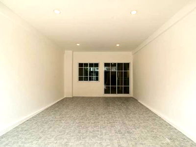 ทาวน์โฮม สถาบันการจัดการปัญญาภิวัฒน์ : ขายทาวน์เฮ้าส์ ที่ หมู่บ้านศิวภา ปากเกร็ด