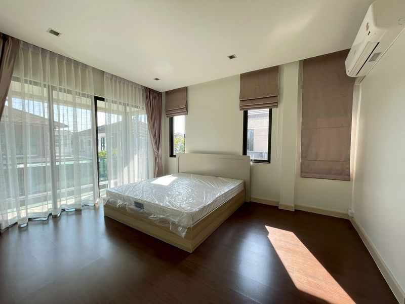 รูป 💙💛❤️ขายด่วน! บ้านเดี่ยว “เศรษฐสิริ วัชรพล” โดยแสนสิริ ✨ รีโนเวทใหม่ทั้งหลัง พร้อมเข้าอยู่ทันที ไม่ต้องแต่งเพิ่ม! - รูปที่ 11/22