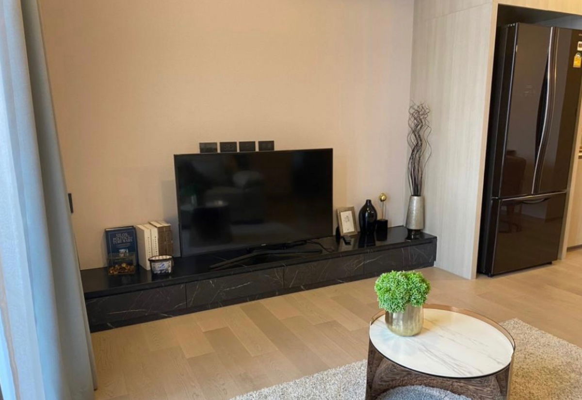 picture For rent: Siamese Exclusive Sukhumvit 42, large room, beautiful, ready to move in, near BTS Ekkamai. Interested? Add me on Line @841qqlnr - 4/10