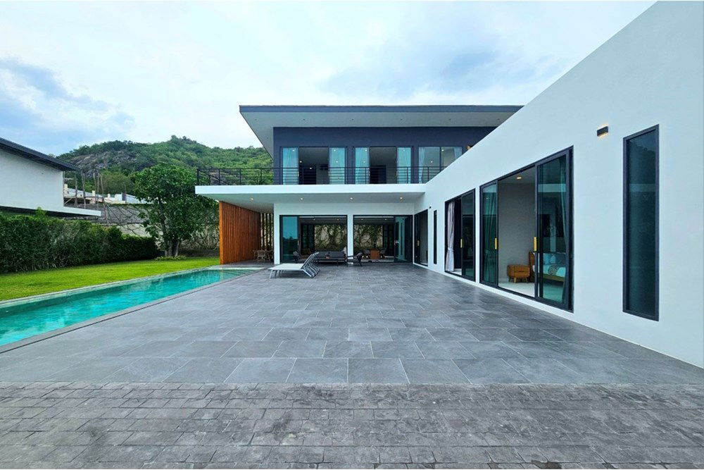 รูป [920601001-538] Brand New Modern Luxury Villa in Hua Hin 126 For Sale - รูปที่ 3/79