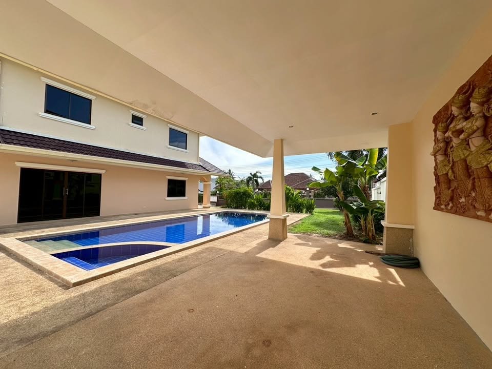 picture Pool Villa for Sale 5 Bedrooms at Mabprachan - 3/14