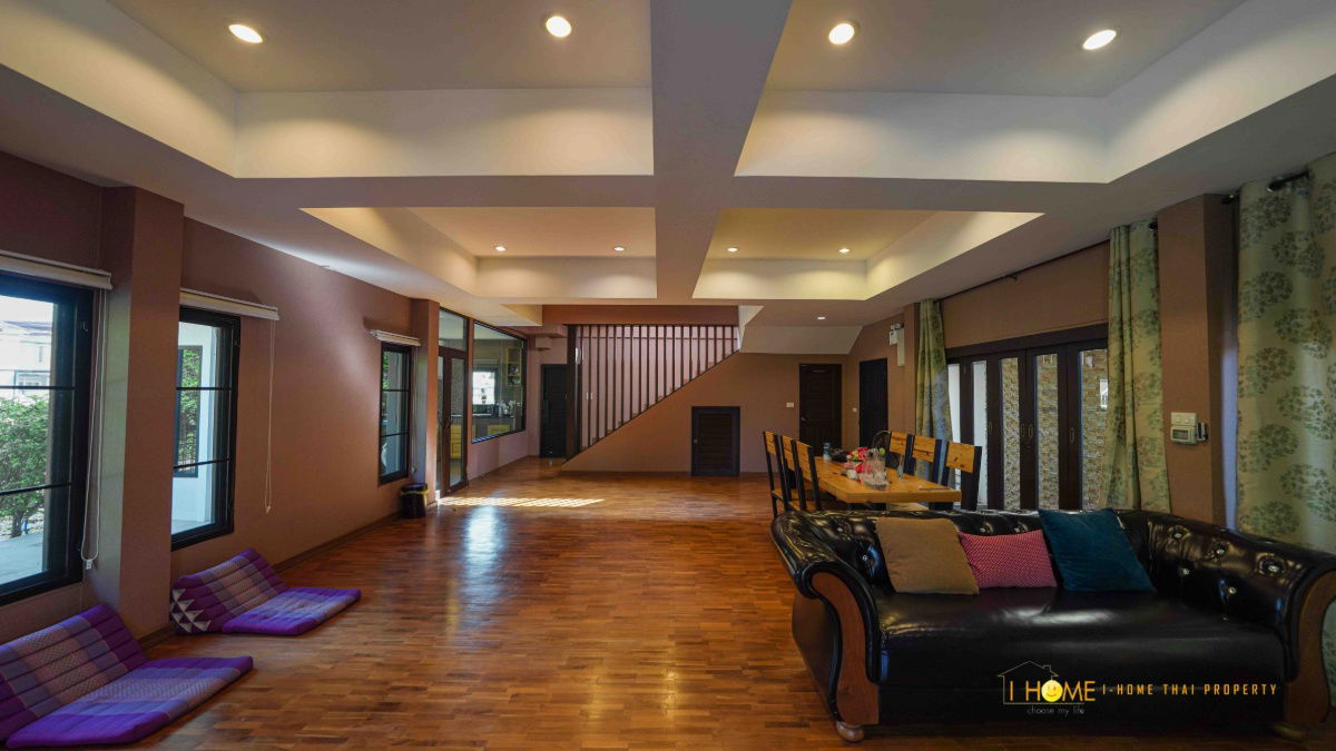 picture A two storey house for rent with 3 bedrooms,3 toilets and 1 kitchen. - 7/30