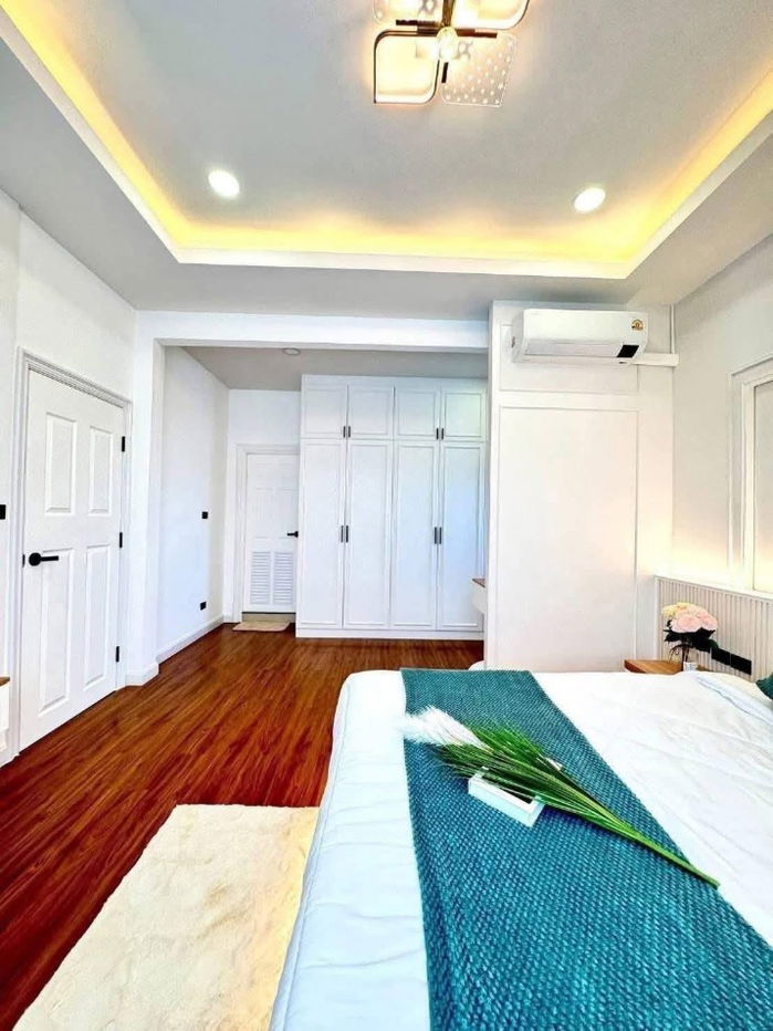 รูป ขายพูลวิลล่าพัทยา บ้านสวยสไตล์โมเดิร์น พื้นที่กว้าง พร้อมเข้าอยู่ พิกัด หนองใหญ่ 2 - รูปที่ 18/43