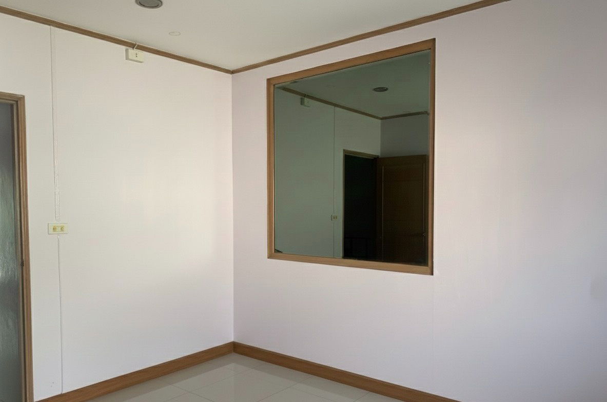 รูป ขายทาวน์เฮ้าส์ หมู่บ้านพูนสินธานี 1 ซอยเคหะร่มเกล้า - รูปที่ 9/10