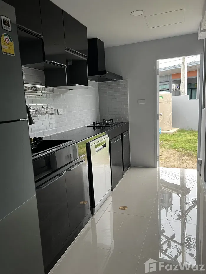 picture 2Bedroom 2Bathroom Townhouse corner unit 5917777 - 9/16