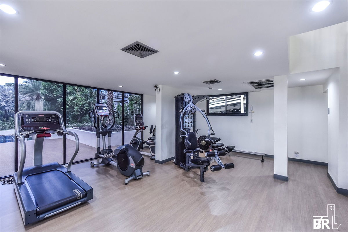 picture Somkid Gardens ð Spacious Unit with Luxury Living âĻ Near Central Chitlom&Embassy and Sky train - 2/6