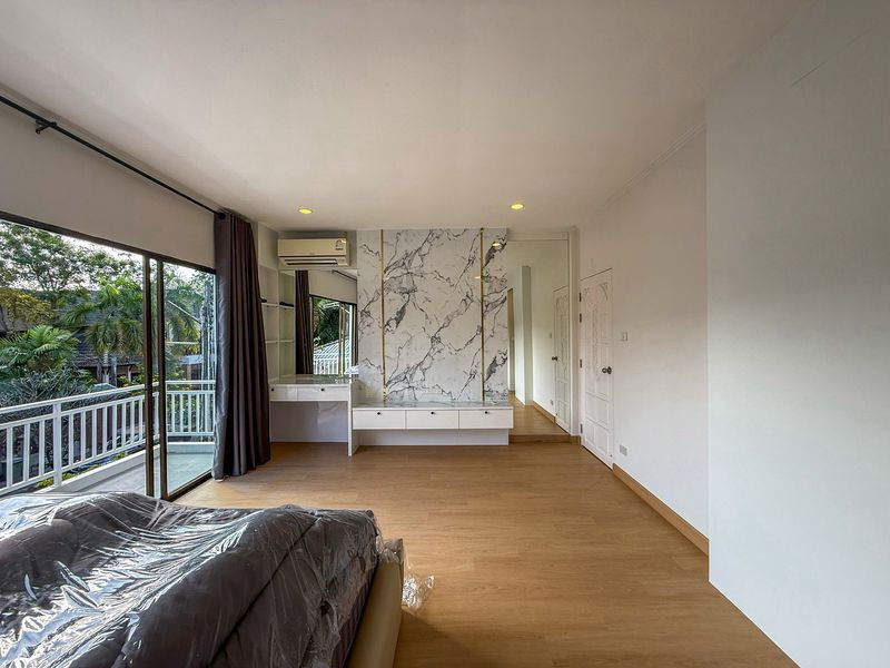 รูป ขายบ้านเดี่ยว 2 ชั้น รีโนเวทใหม่ หลังใหญ่ ทำเลดี ใกล้ห้างเจปาร์คศรีราชา - รูปที่ 10/20