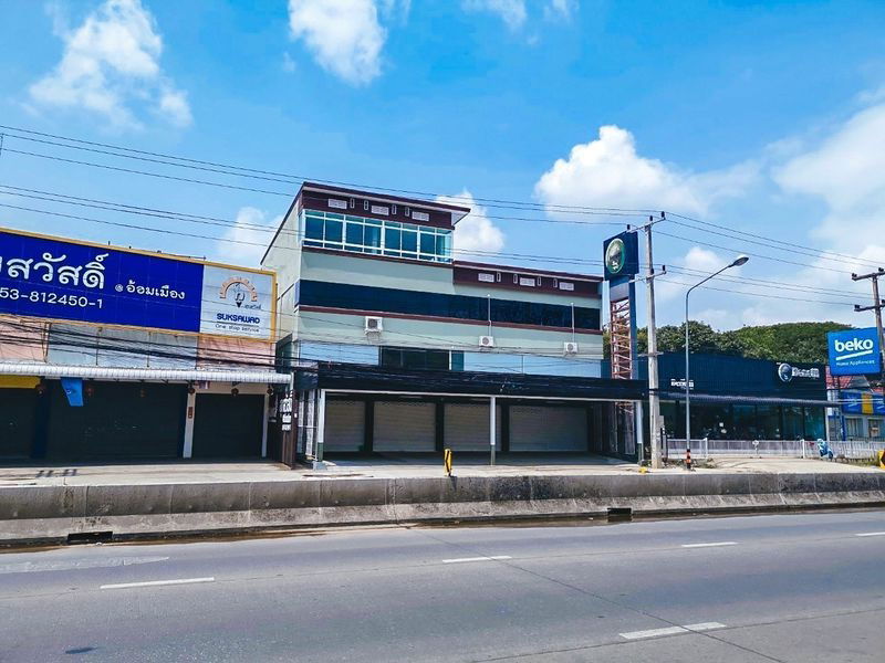 รูป ✨ ตึกใหญ่ 1,200 ตร.ม. ทำเลทองติดถนนมหิดล — 5 นาทีถึงสนามบิน! หาแบบนี้ไม่ได้อีกแล้ว ✨ - รูปที่ 1/11