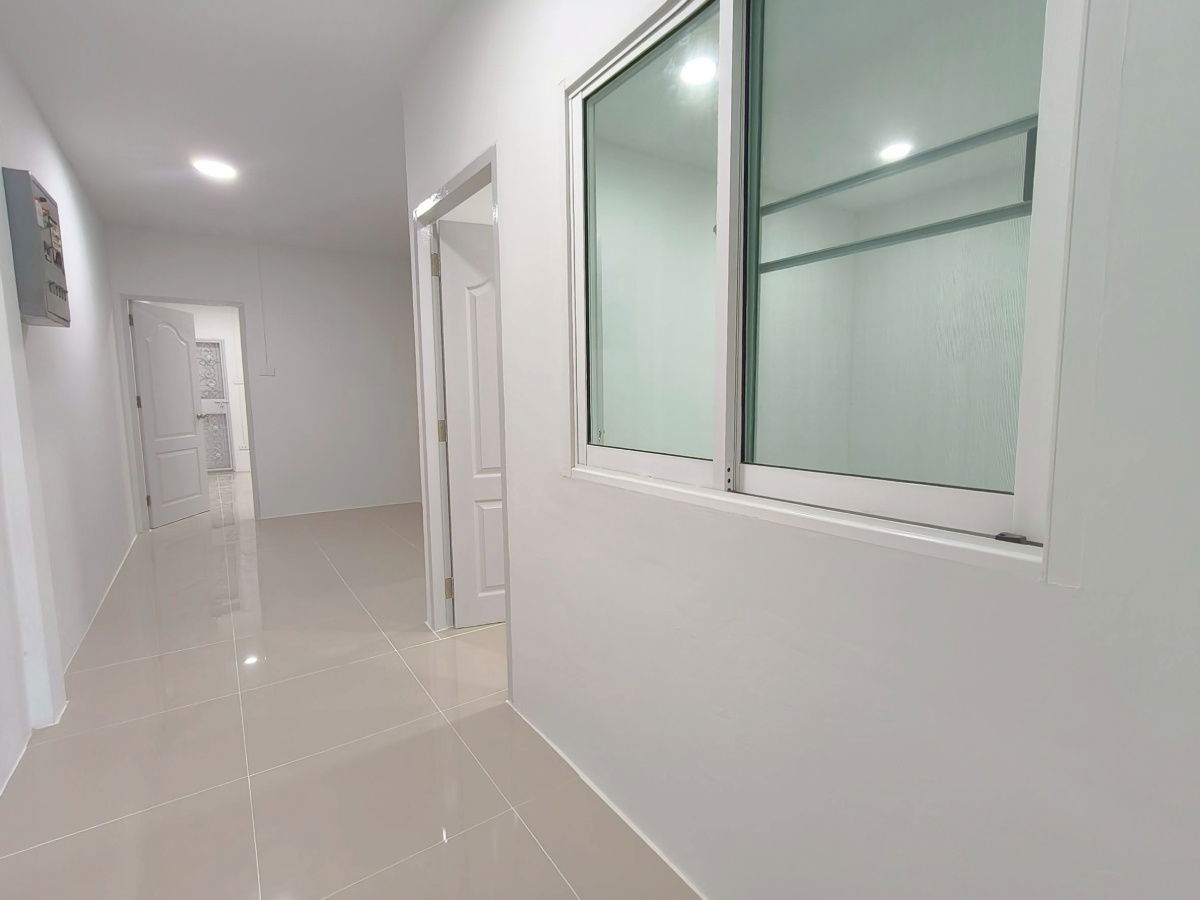 รูป ทาวน์เฮาส์ ดอนเมือง วิภาวดีรังสิต ใกล้ฐานทัพอากาศดอนเมือง หมู่บ้านเกิดบัญฑิดโฮม ทำเลถนนเมน ตรงข้ามสนามเด็กเล่น นัดชม บ้าน 085-318-6868 คุณวา - รูปที่ 19/28