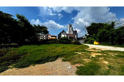 ที่ดิน พัทยา : [920611001-396] ที่ดินใจกลางพัทยา 167 ตร.วา ขายด่วน!