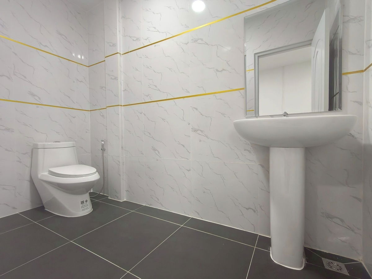 รูป บ้านเดี่ยว ลำลูกกา ธัญบุรี ปทุมธานี หมู่บ้านอยู่เจริญ1 ทำเลติดถนน  นัดชมบ้าน 085-318-6868 คุณวา - รูปที่ 26/27