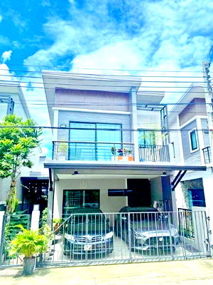 เช่าบ้านเดี่ยว การไฟฟ้านครหลวง เขตสมุทรปราการ : จัดเต็มเฟอร์ฯทั้งหลัง BTSศรีนครินทร์ 2.2 กม. สุขุมวิท แพรกษา กาญจนา ให้เช่าทาวน์เฮ้าส์ 2 ชั้น 28ตร.วา. 224ตร.ม. 3 นอน 2 น้ำ ทำเล